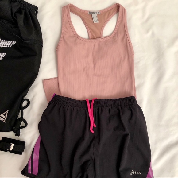 💗3/$25 Forever 21 Padded Ribbed Tank Top - Picture 2 of 6